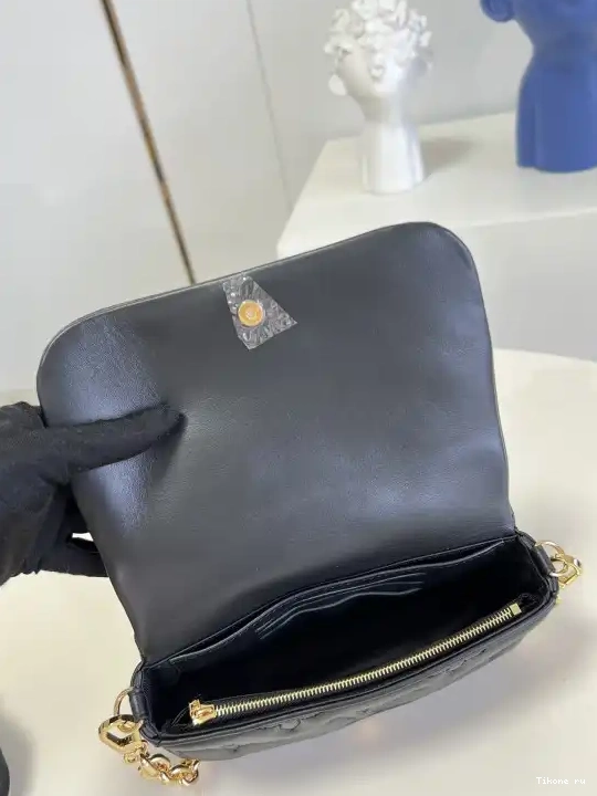 Affordable LOUIS BUBBLEGRAM WALLET ON VUITTON STRAP 0515